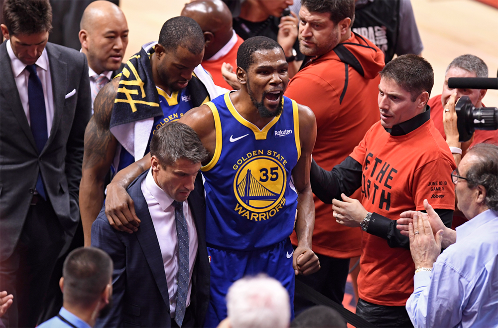 Nghe HLV Steve Kerr chia sẻ về quyết định cho Kevin Durant ra sân ở Game 5 NBA Finals